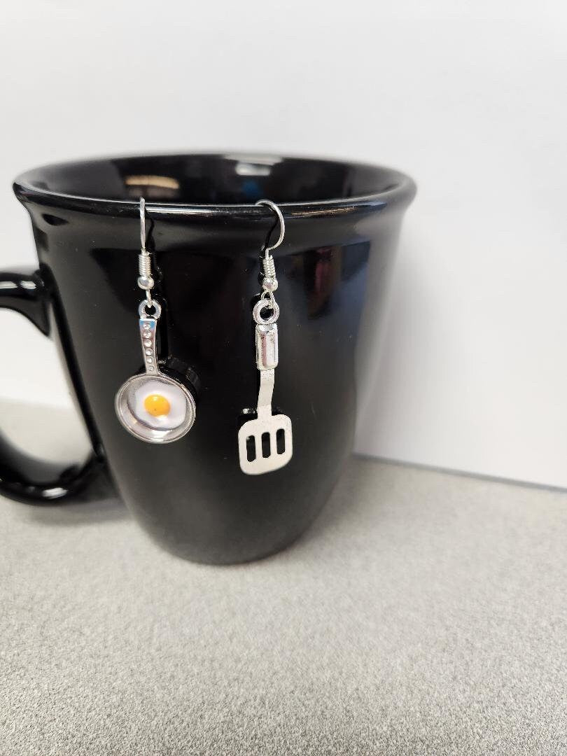 Fry pan and spatula earrings