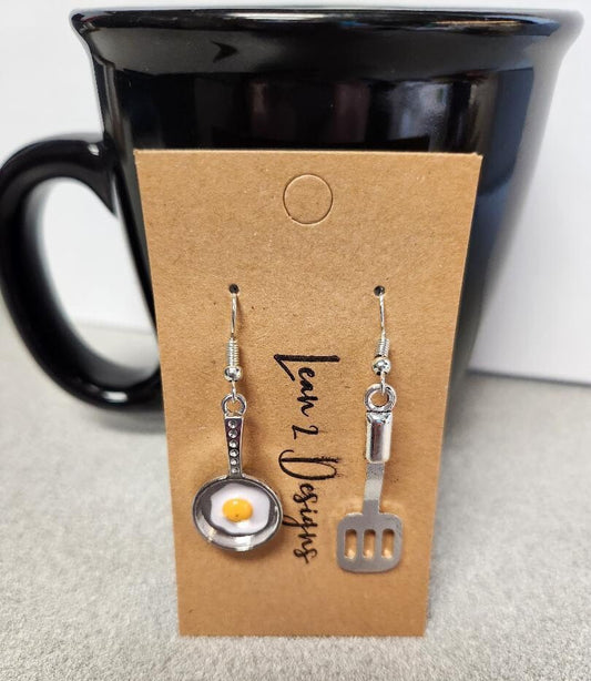 Fry pan and spatula earrings