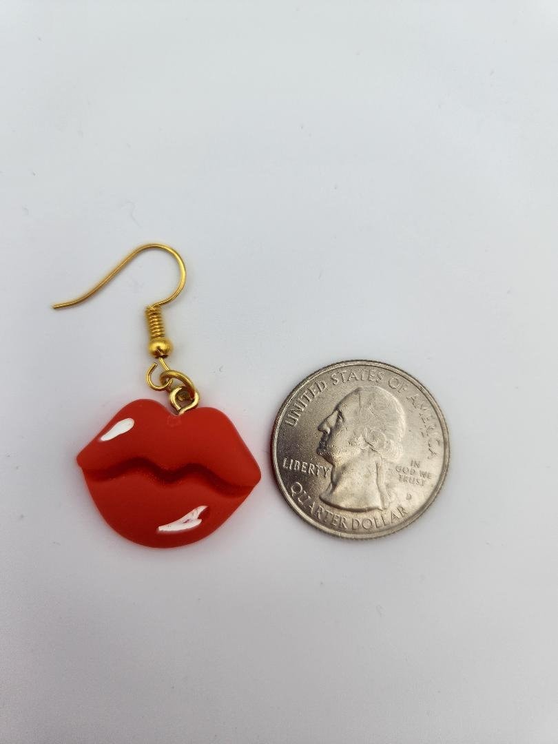 Lips earrings